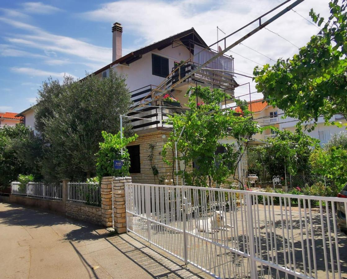 Apartments Milenko Vodice Buitenkant foto
