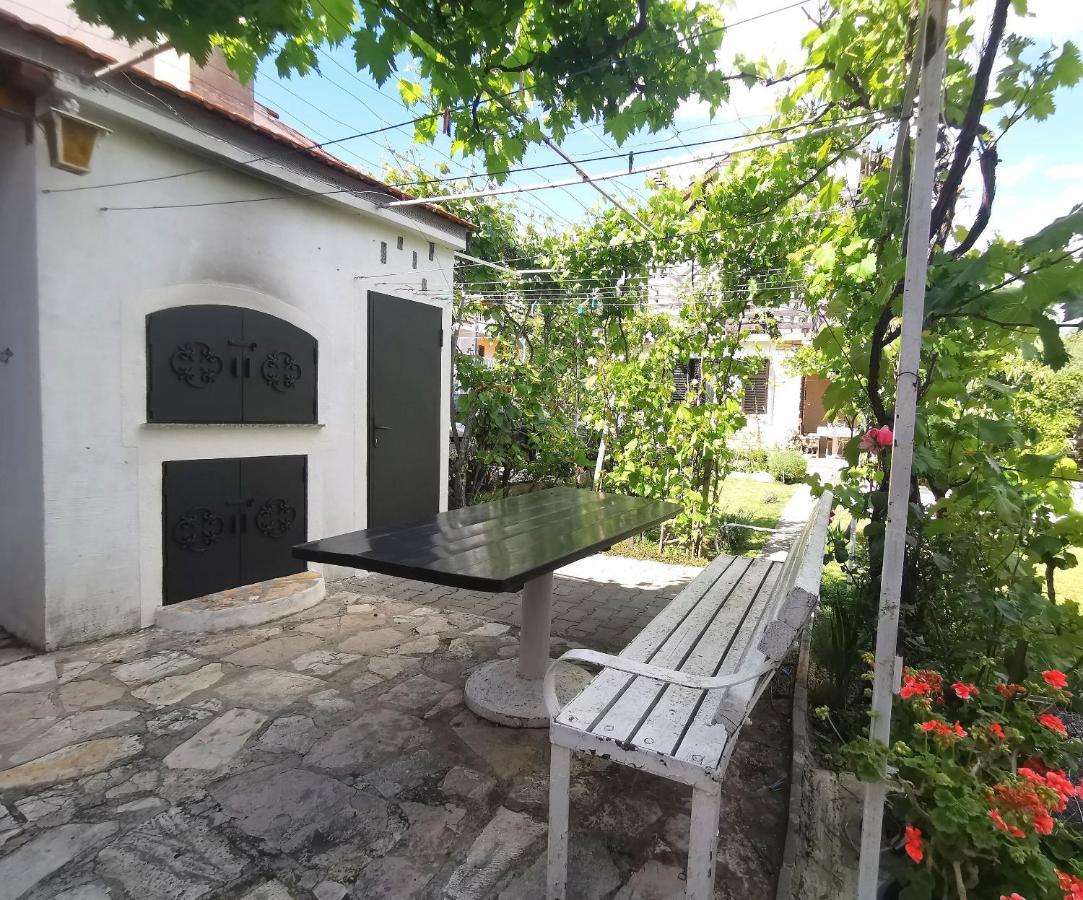Apartments Milenko Vodice Buitenkant foto