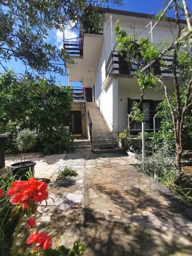 Apartments Milenko Vodice Buitenkant foto