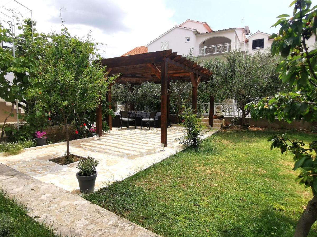 Apartments Milenko Vodice Buitenkant foto